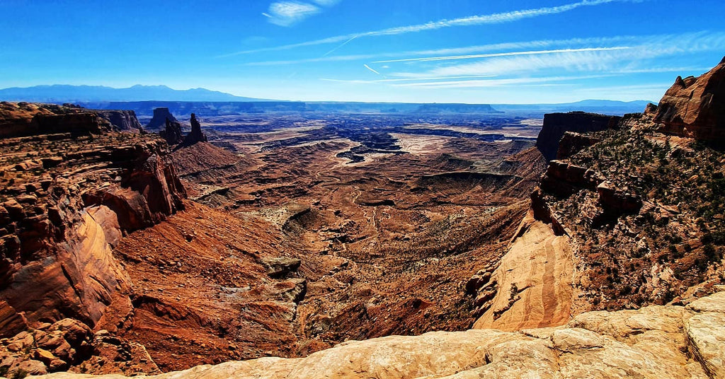 Crazy Switchbacks & Huge Drop Off Canyonlands to Moab Utah on Shafer Trail (4x4 Vehicle Trail)